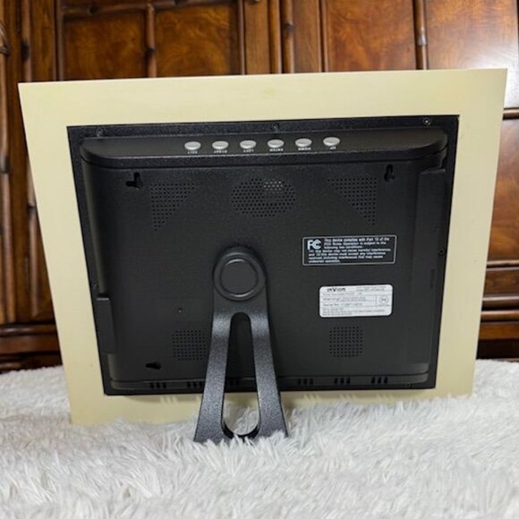 InVion 10.4" Rustic Cream Multi Effect Slide Show Remote Digital Picture Frame - Picture 6 of 16